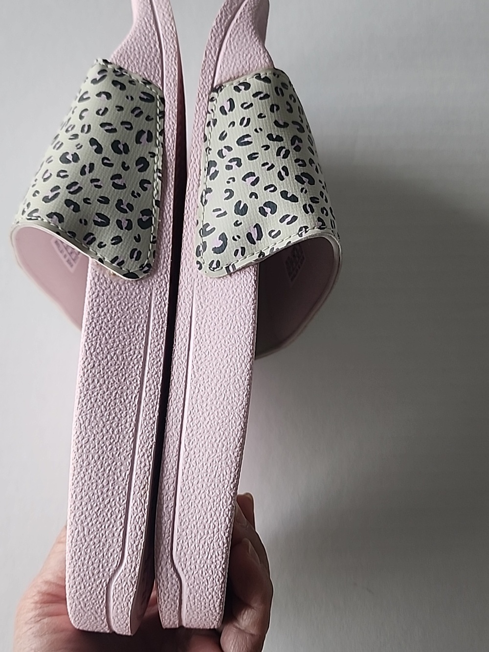 Adidas Adilette Showerpink Leopard Slip On Sandal Slides, Size  US 4 - Picture 4 of 8